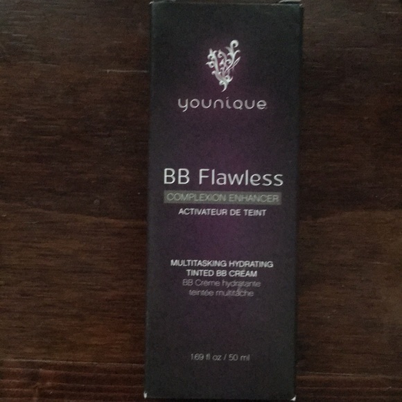 Younique BB cream in Bisque